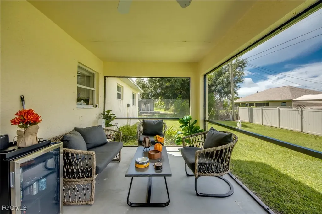 702 SW 11th Avenue Cape Coral FL 33991