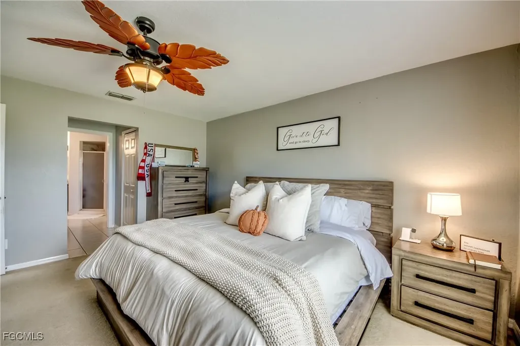 702 SW 11th Avenue Cape Coral FL 33991