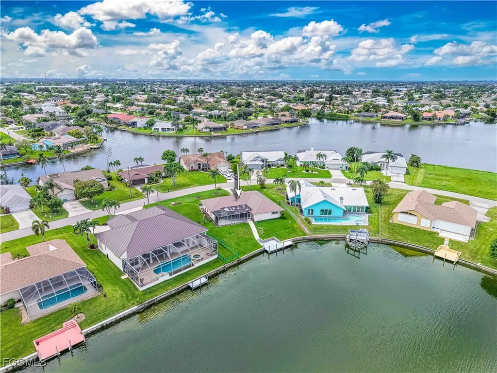 1007 SE 3rd Street Cape Coral FL 33990