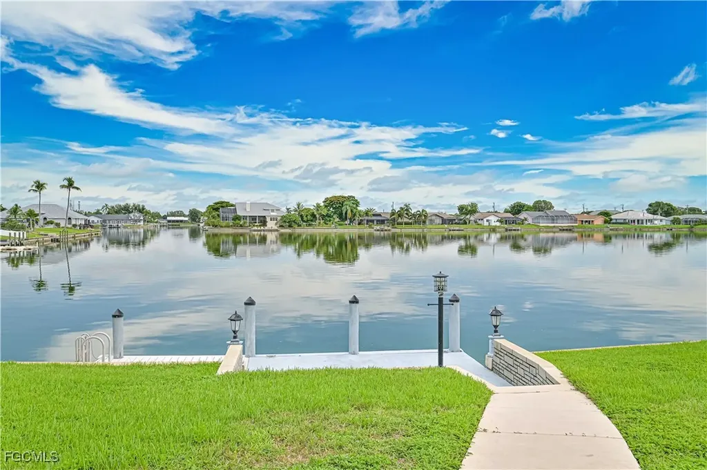 1007 SE 3rd Street Cape Coral FL 33990