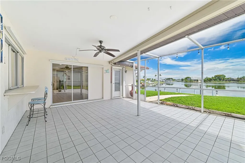 1007 SE 3rd Street Cape Coral FL 33990