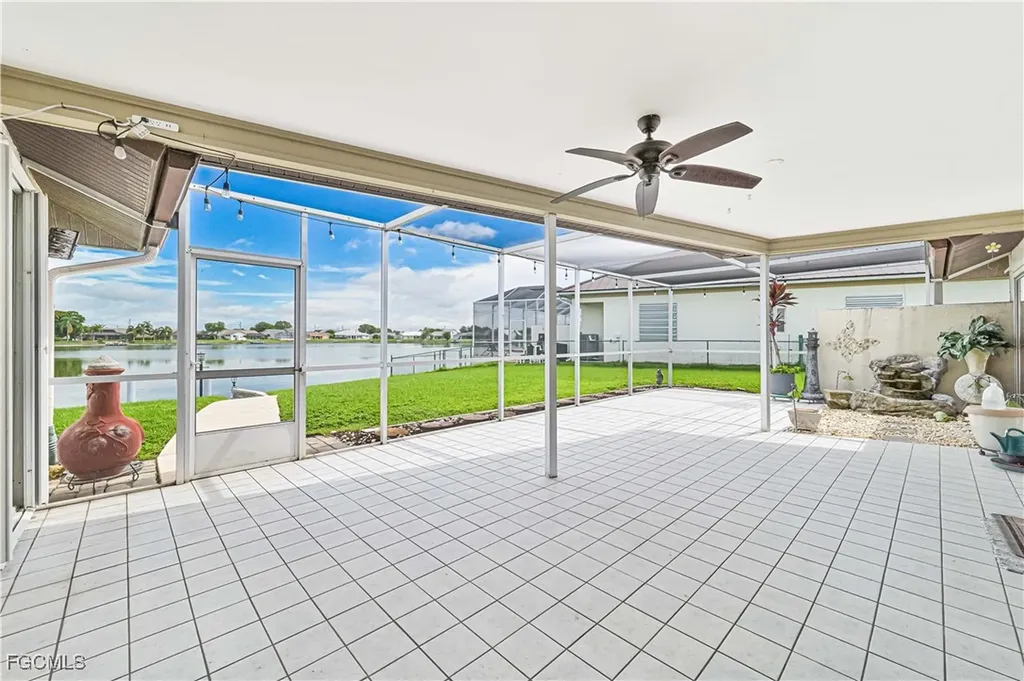 1007 SE 3rd Street Cape Coral FL 33990