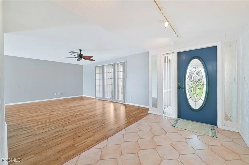 1007 SE 3rd Street Cape Coral FL 33990
