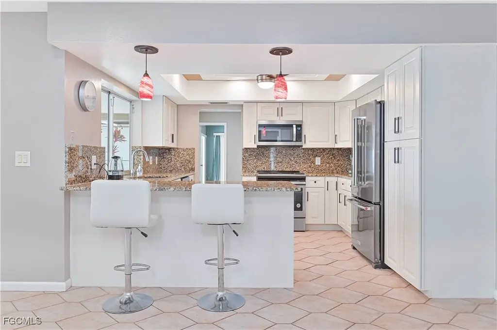 1007 SE 3rd Street Cape Coral FL 33990