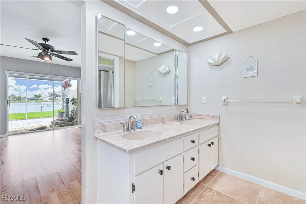 1007 SE 3rd Street Cape Coral FL 33990
