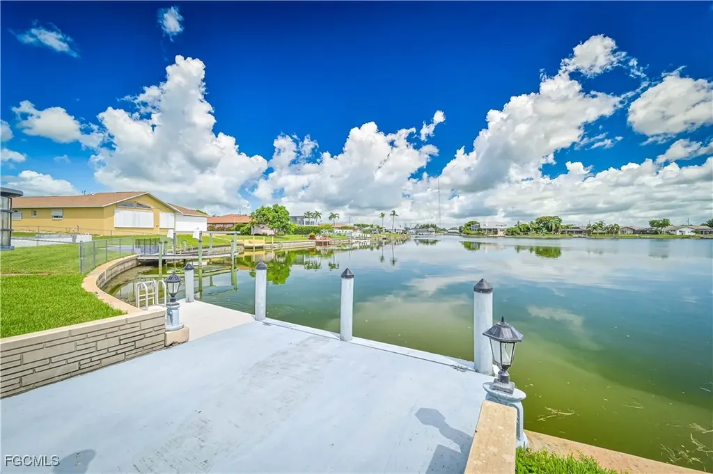 1007 SE 3rd Street Cape Coral FL 33990