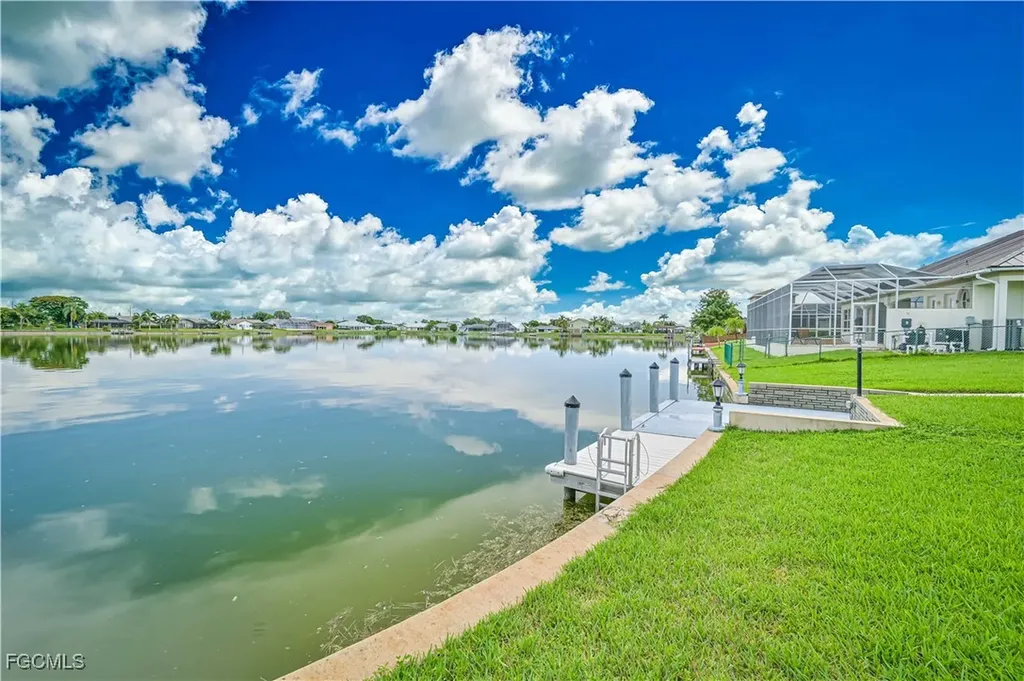 1007 SE 3rd Street Cape Coral FL 33990