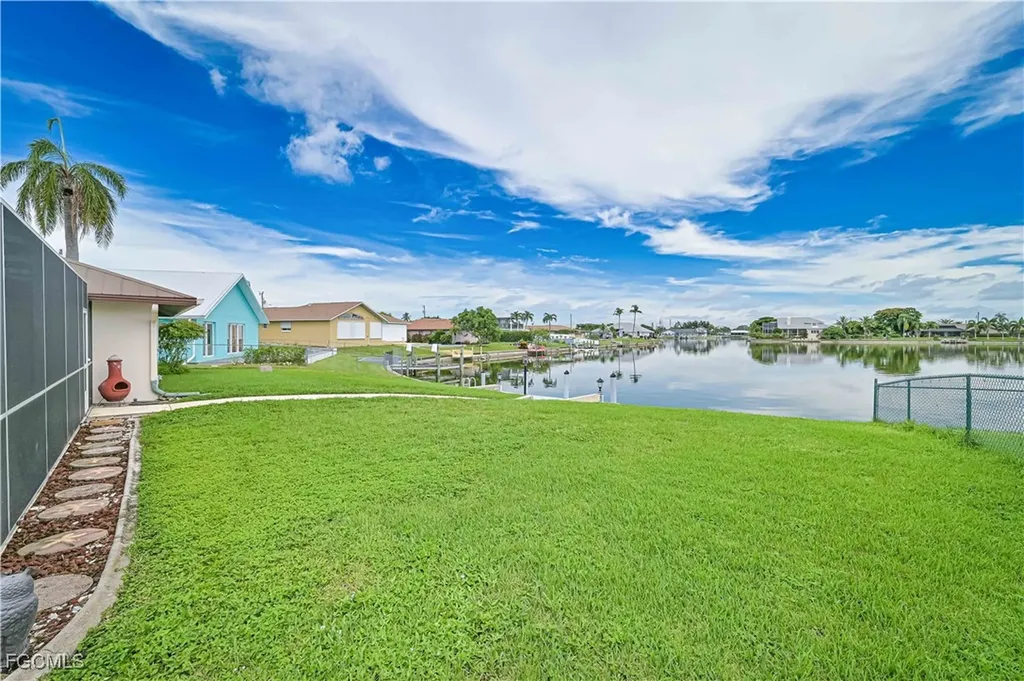 1007 SE 3rd Street Cape Coral FL 33990