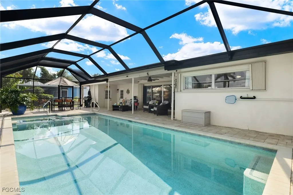 3021 SE 17th Avenue Cape Coral FL 33904