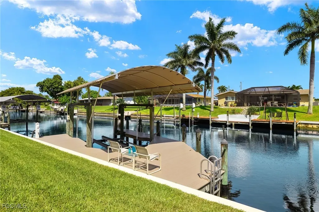 3021 SE 17th Avenue Cape Coral FL 33904