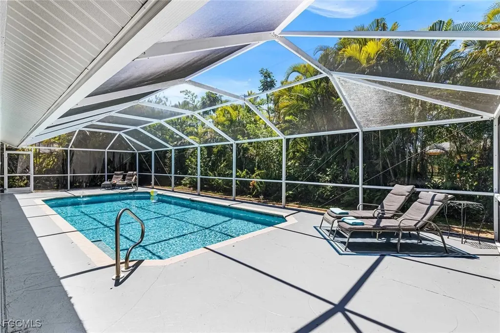 620 SE 21st Terrace Cape Coral FL 33990
