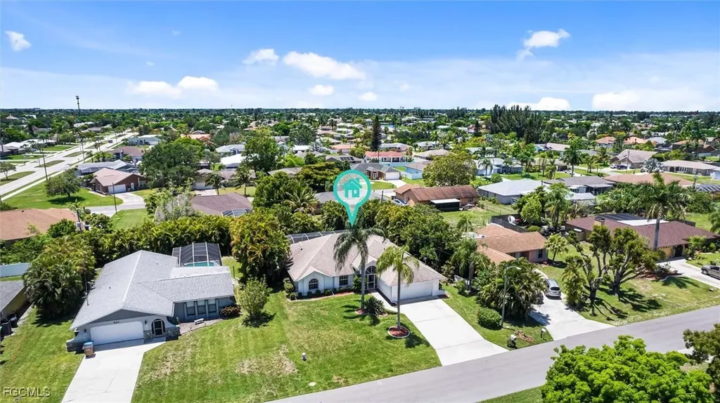 620 SE 21st Terrace Cape Coral FL 33990