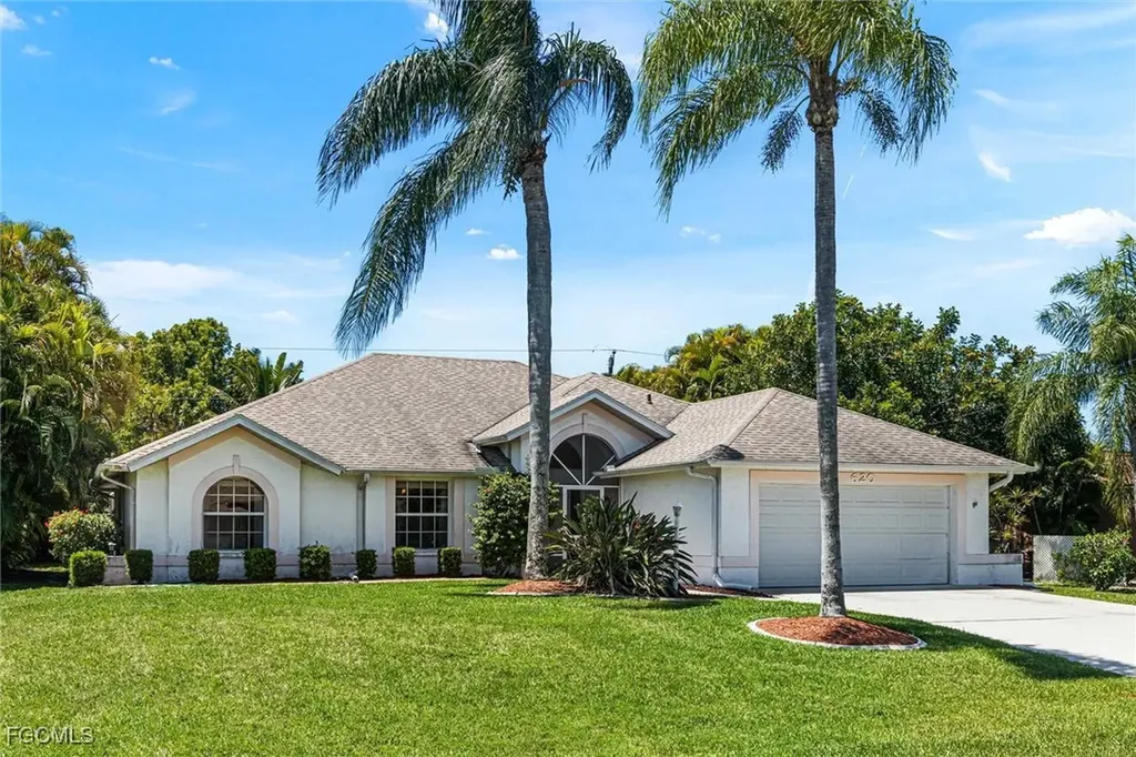 620 SE 21st Terrace Cape Coral FL 33990