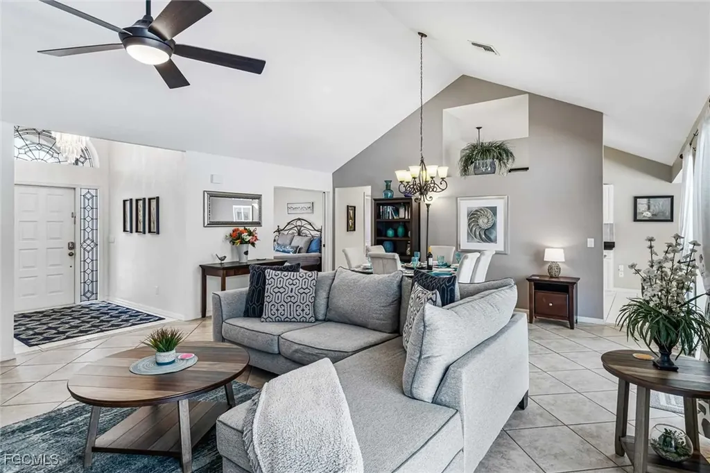 620 SE 21st Terrace Cape Coral FL 33990