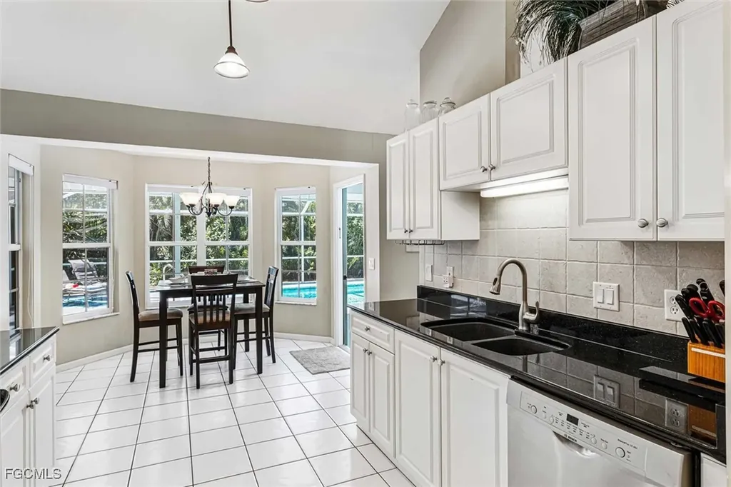 620 SE 21st Terrace Cape Coral FL 33990