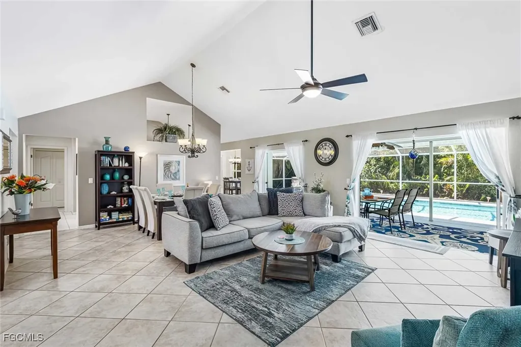 620 SE 21st Terrace Cape Coral FL 33990