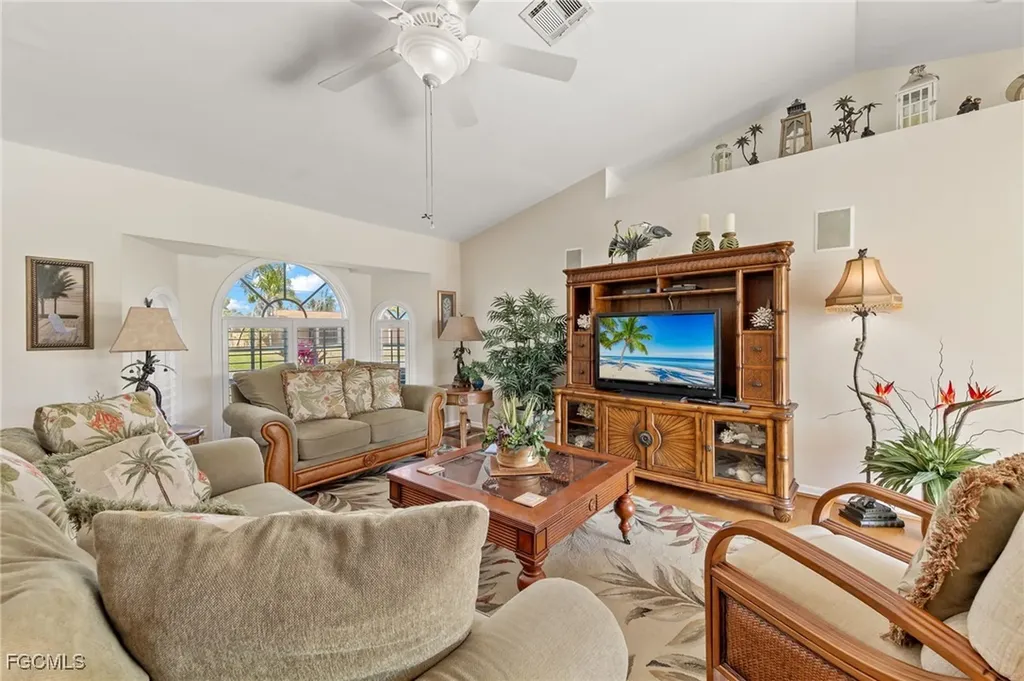 2305 SW 19th Place Cape Coral FL 33991
