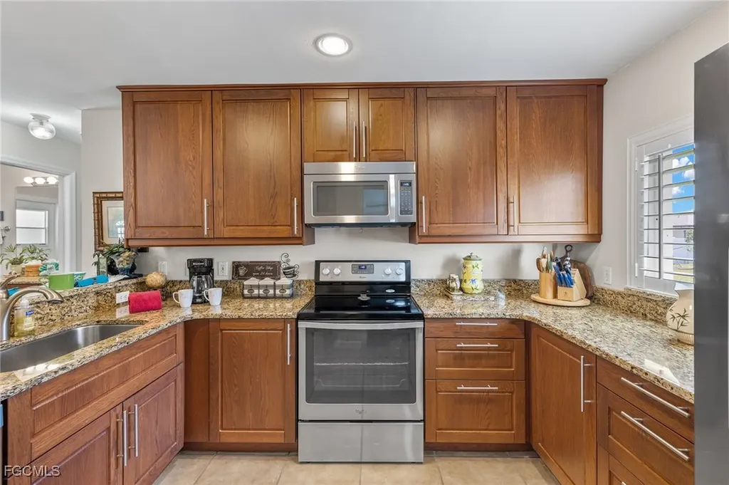 2305 SW 19th Place Cape Coral FL 33991