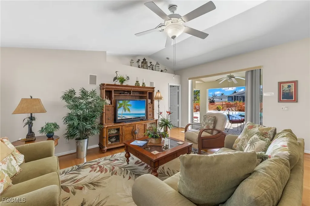 2305 SW 19th Place Cape Coral FL 33991