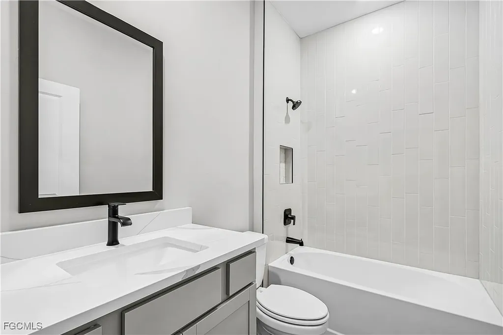 2705 SW 4th Avenue Cape Coral FL 33914