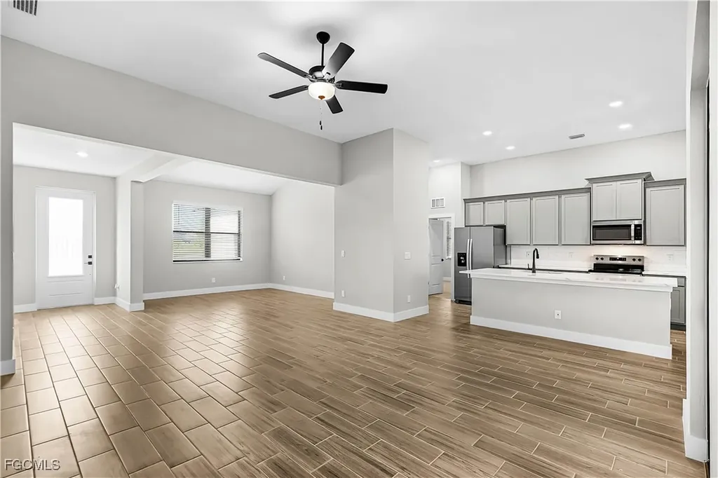 2705 SW 4th Avenue Cape Coral FL 33914