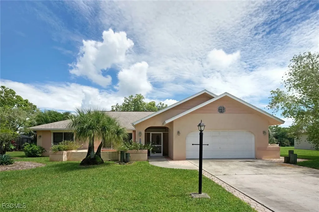 4220 Glasgow Court North Fort Myers FL 33903