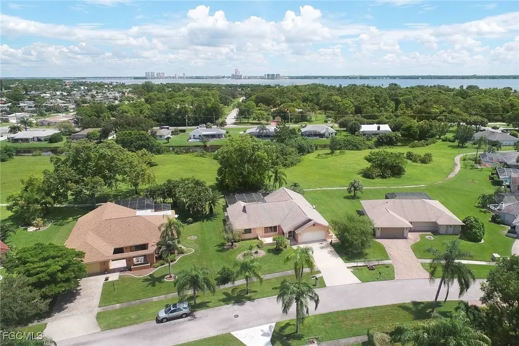 4220 Glasgow Court North Fort Myers FL 33903