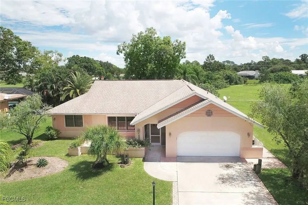 4220 Glasgow Court North Fort Myers FL 33903