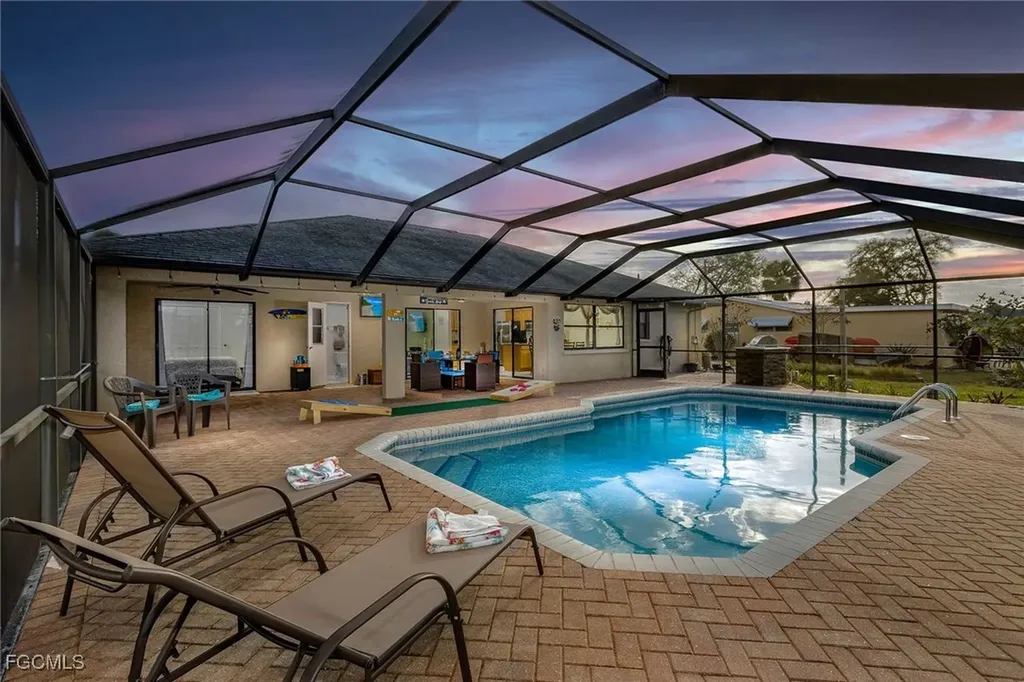 201 SE 28th Terrace Cape Coral FL 33904