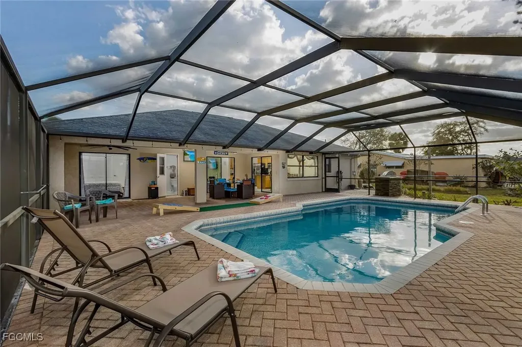 201 SE 28th Terrace Cape Coral FL 33904