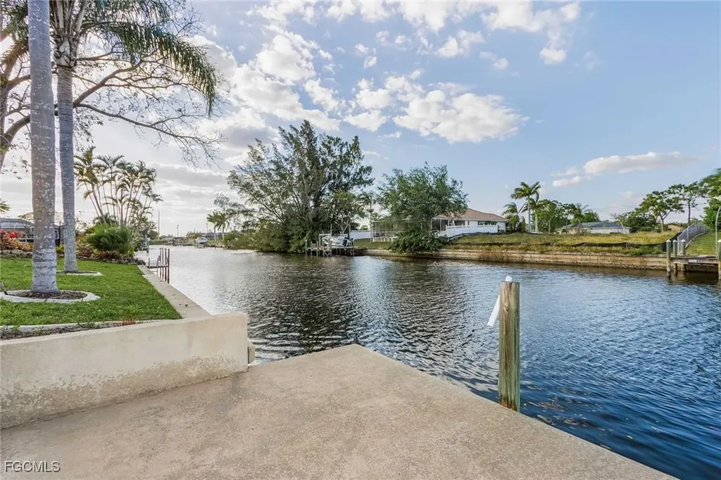 201 SE 28th Terrace Cape Coral FL 33904
