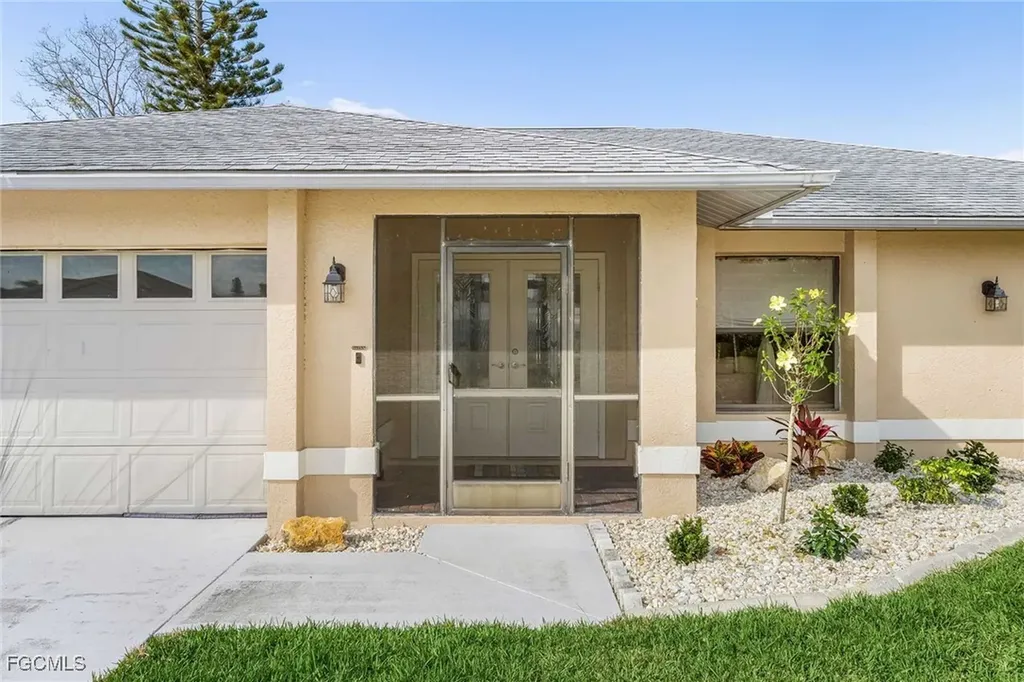 201 SE 28th Terrace Cape Coral FL 33904