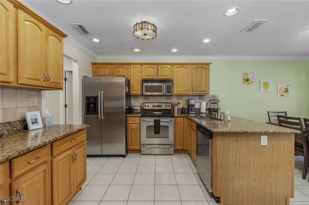 201 SE 28th Terrace Cape Coral FL 33904