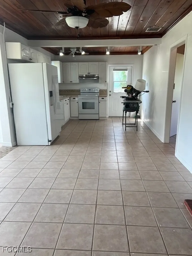 5428 Avenue C Bokeelia FL 33922