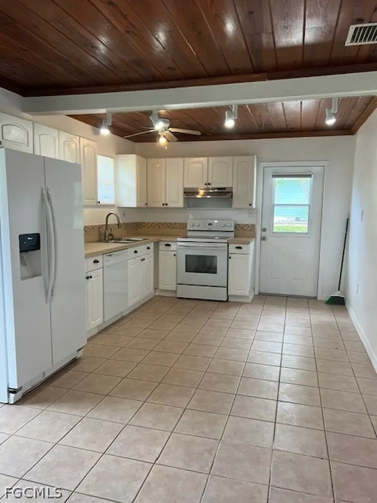 5428 Avenue C Bokeelia FL 33922