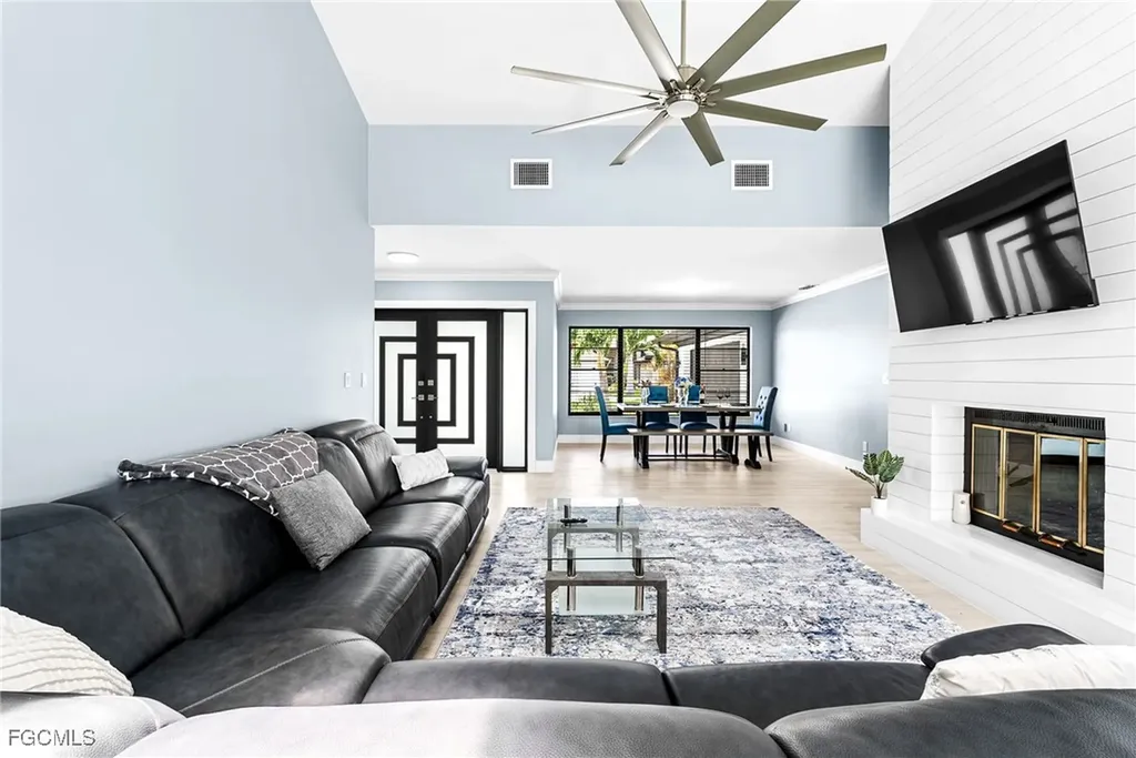 2328 SE 27th Street Cape Coral FL 33904