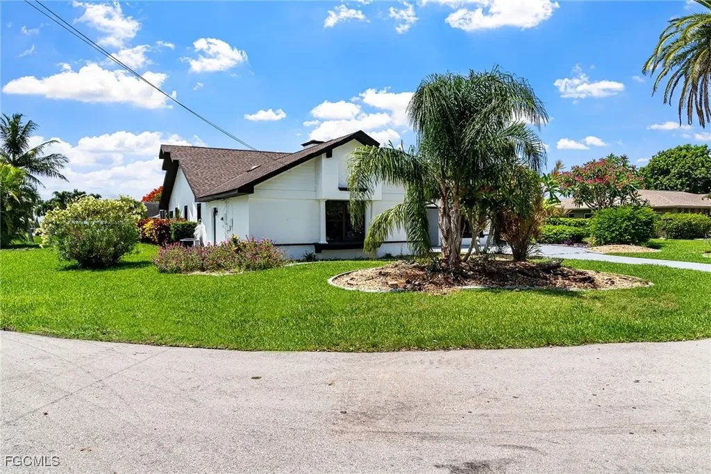 2328 SE 27th Street Cape Coral FL 33904