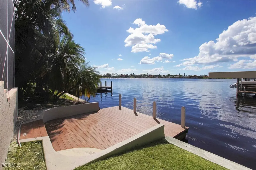 4808 SW 5th Place Cape Coral FL 33914