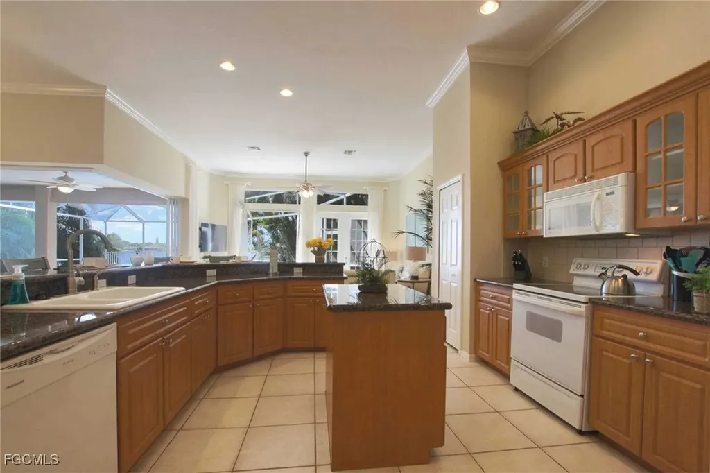 4808 SW 5th Place Cape Coral FL 33914