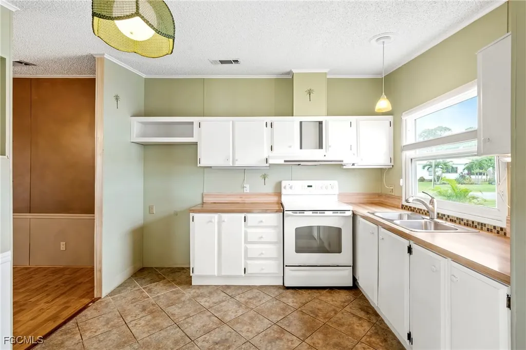 9849 Creekwood Lane Fort Myers FL 33905