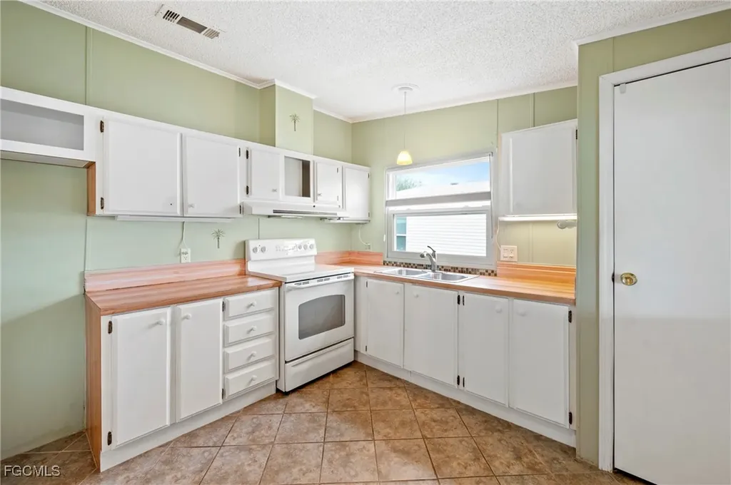 9849 Creekwood Lane Fort Myers FL 33905