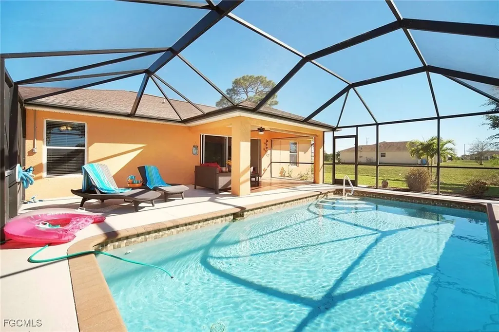 1916 NW 13th Place Cape Coral FL 33993