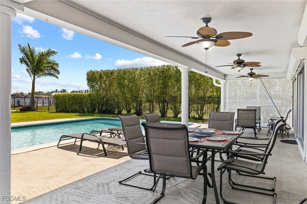252 Bayshore Drive Cape Coral FL 33904