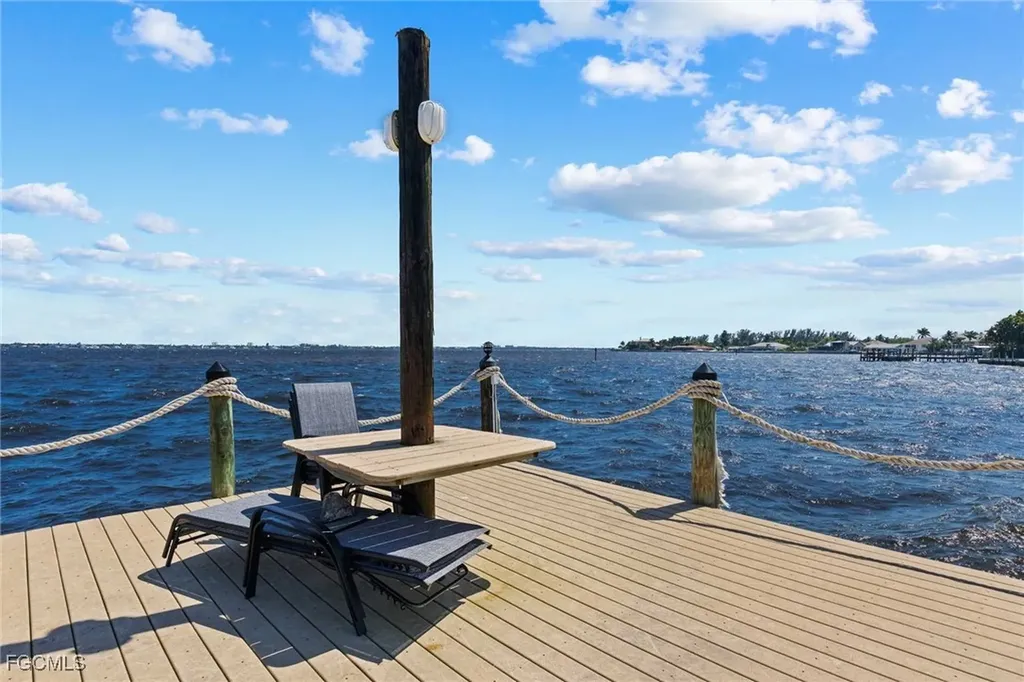 252 Bayshore Drive Cape Coral FL 33904