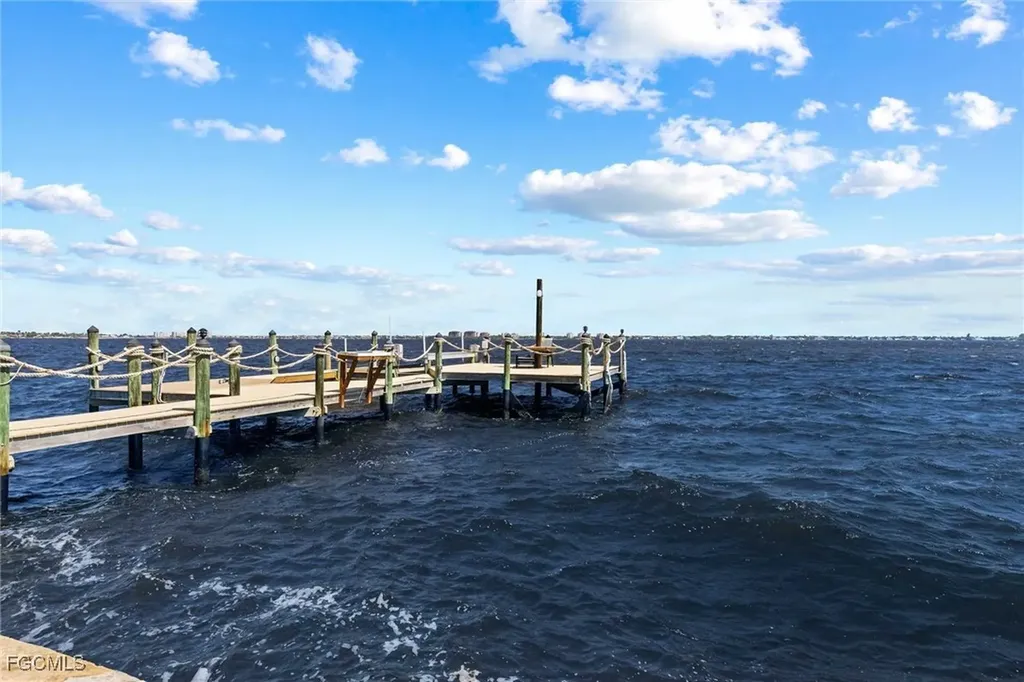 252 Bayshore Drive Cape Coral FL 33904