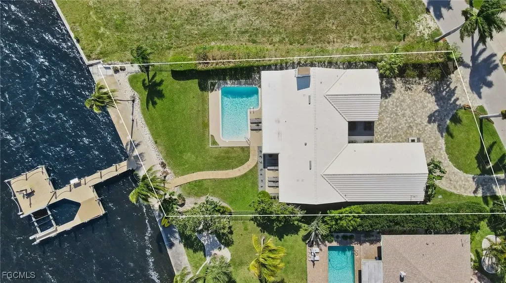 252 Bayshore Drive Cape Coral FL 33904