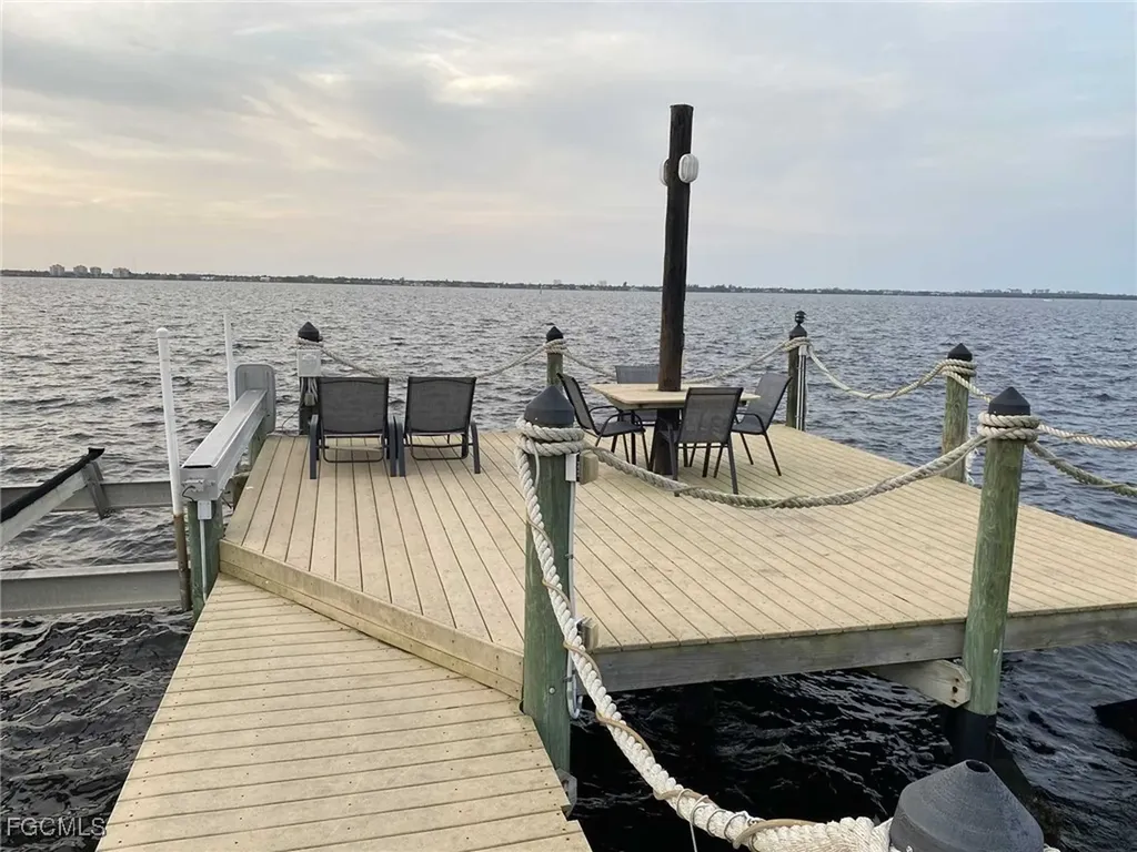 252 Bayshore Drive Cape Coral FL 33904