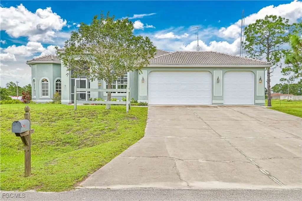 735 Troy Avenue Lehigh Acres FL 33974
