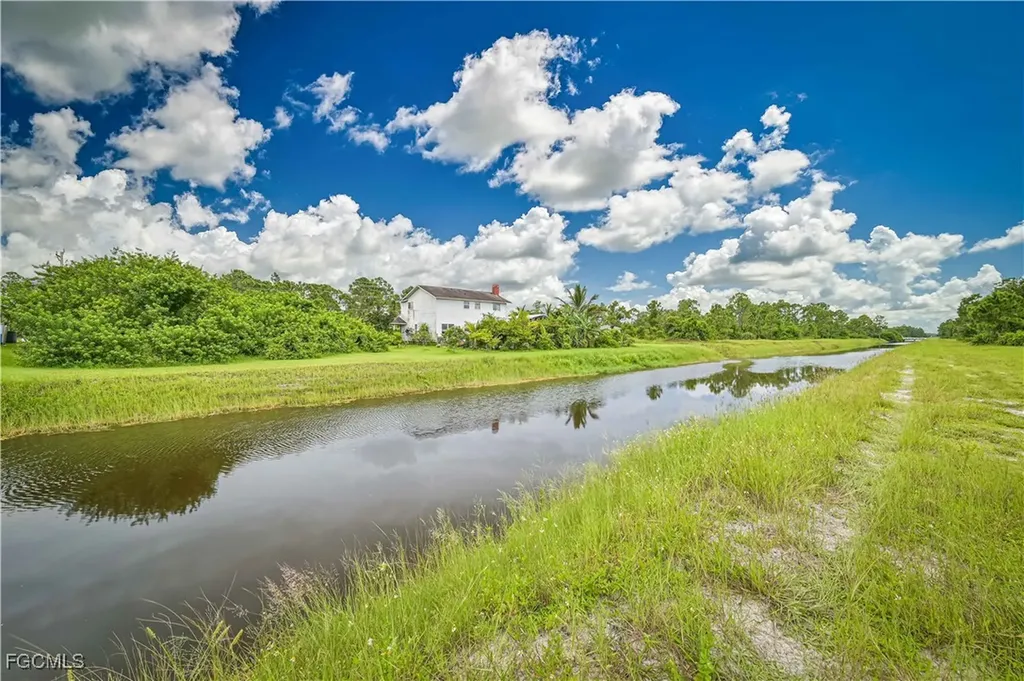 735 Troy Avenue Lehigh Acres FL 33974