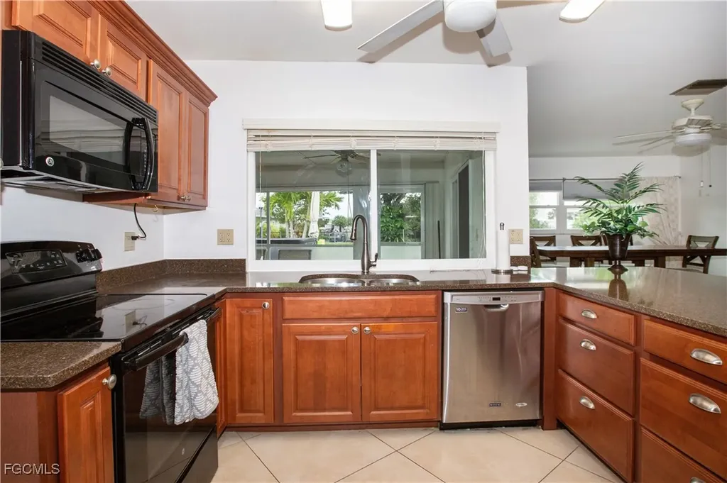 3417 SE 22nd Avenue Cape Coral FL 33904